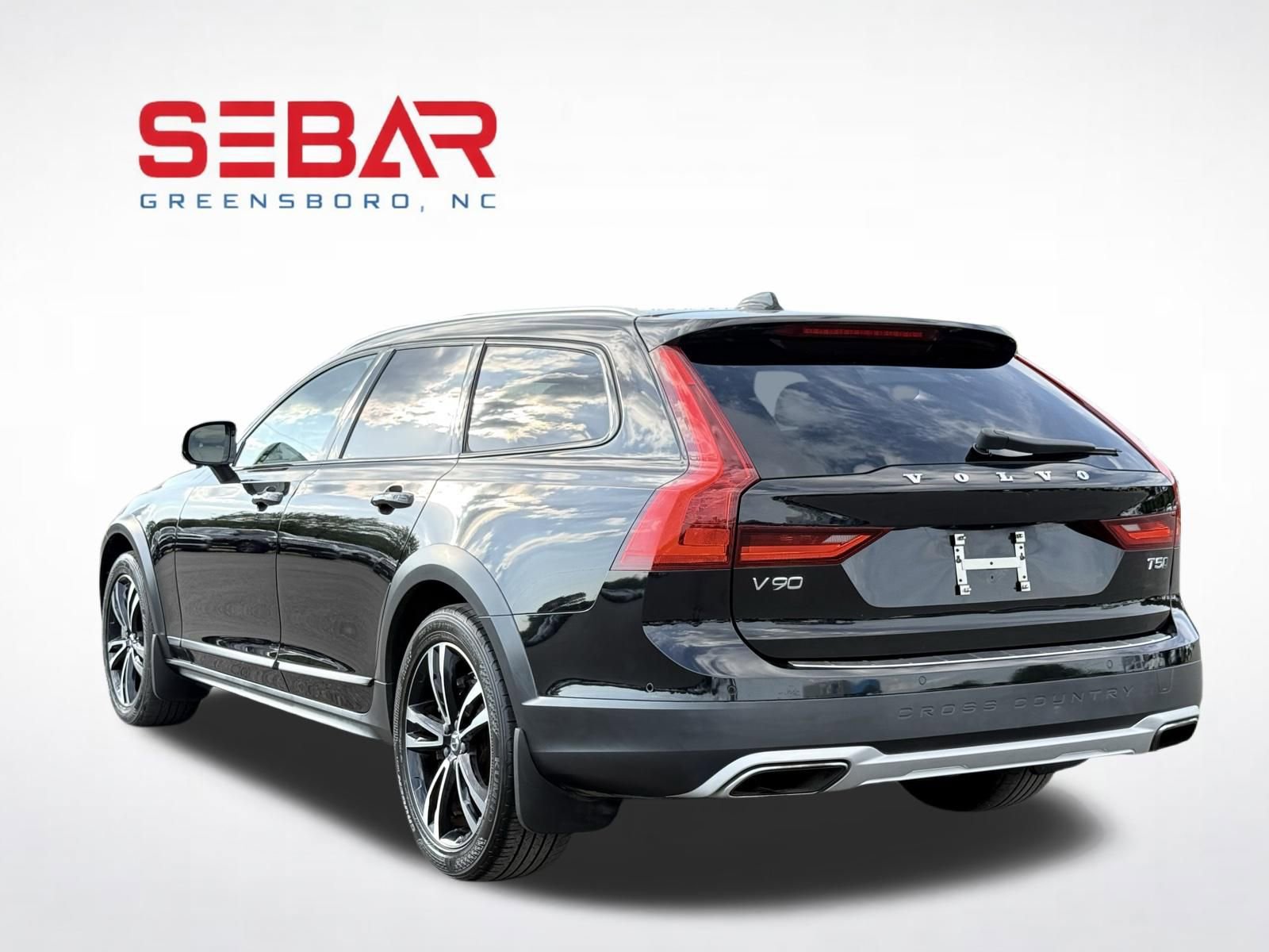 Used 2018 Volvo V90 T5 Cross Country w/ Convenience Package image 16
