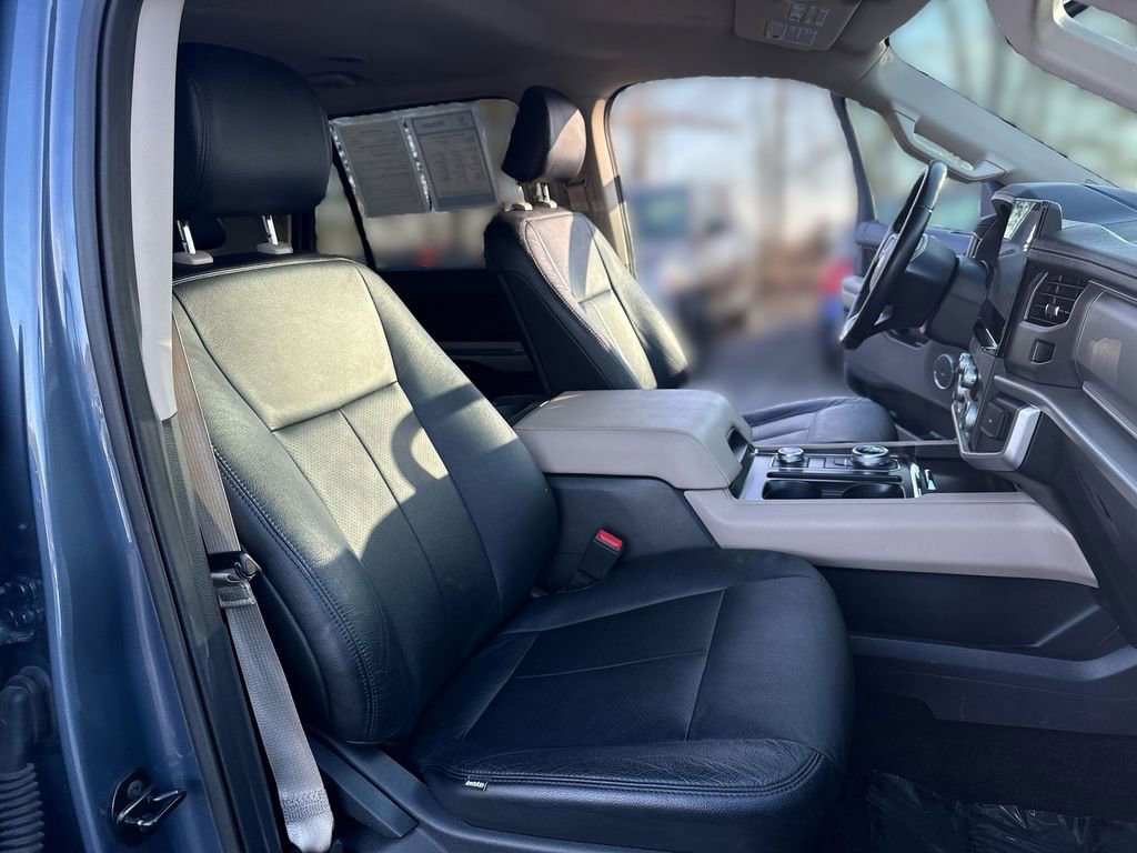 Used 2022 Ford Expedition XLT image 24