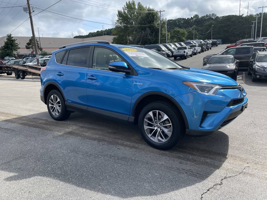 Certified 2018 Toyota RAV4 LE AWD/4WD image 6