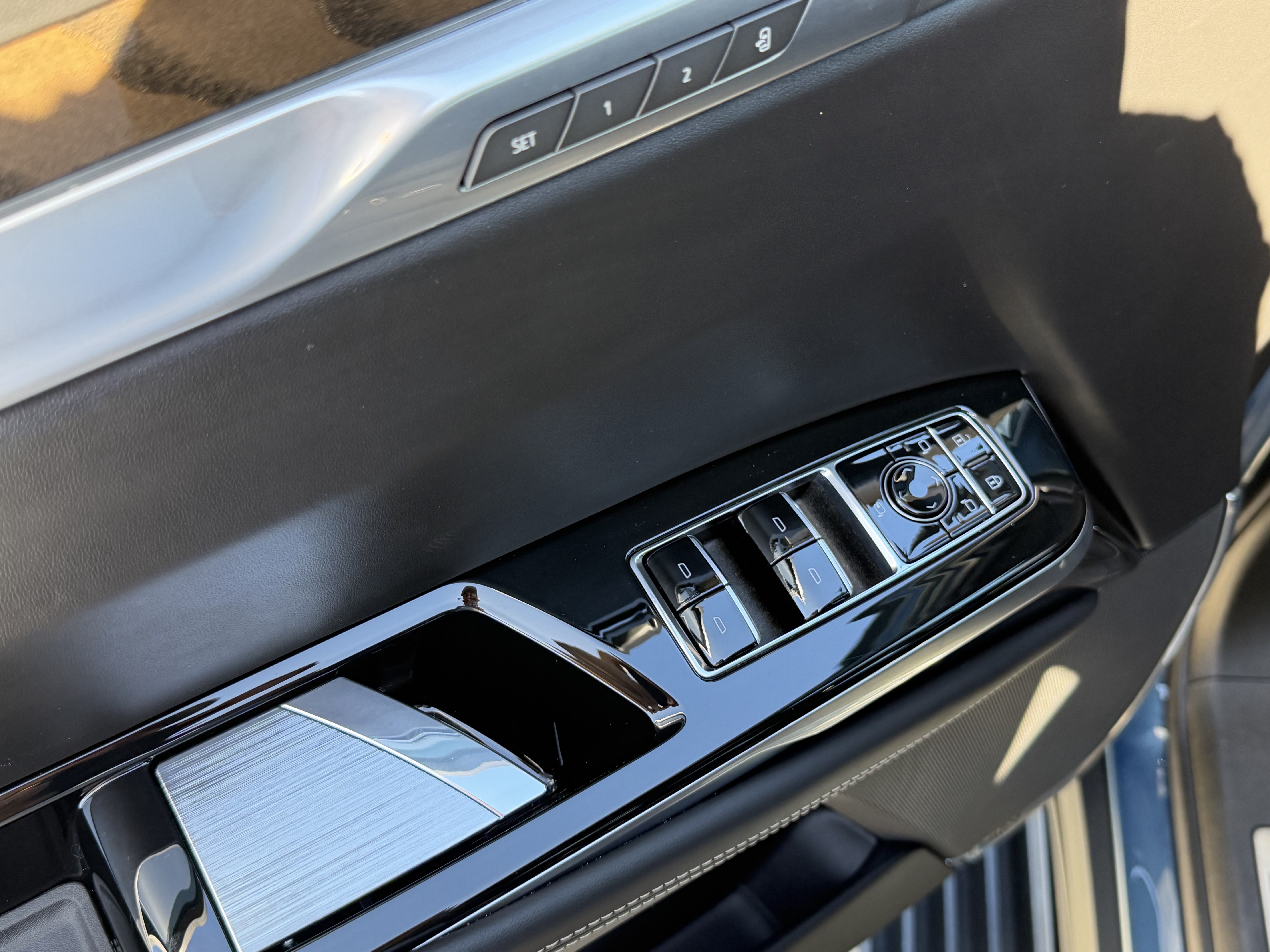 Certified 2026 Cadillac Escalade ESV Platinum Sport w/ LPO, ONYX Package AWD/4WD image 21