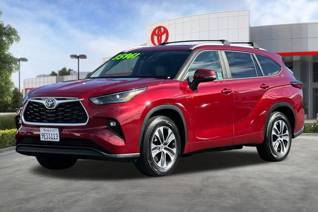 Used 2023 Toyota Highlander XLE FWD image 9