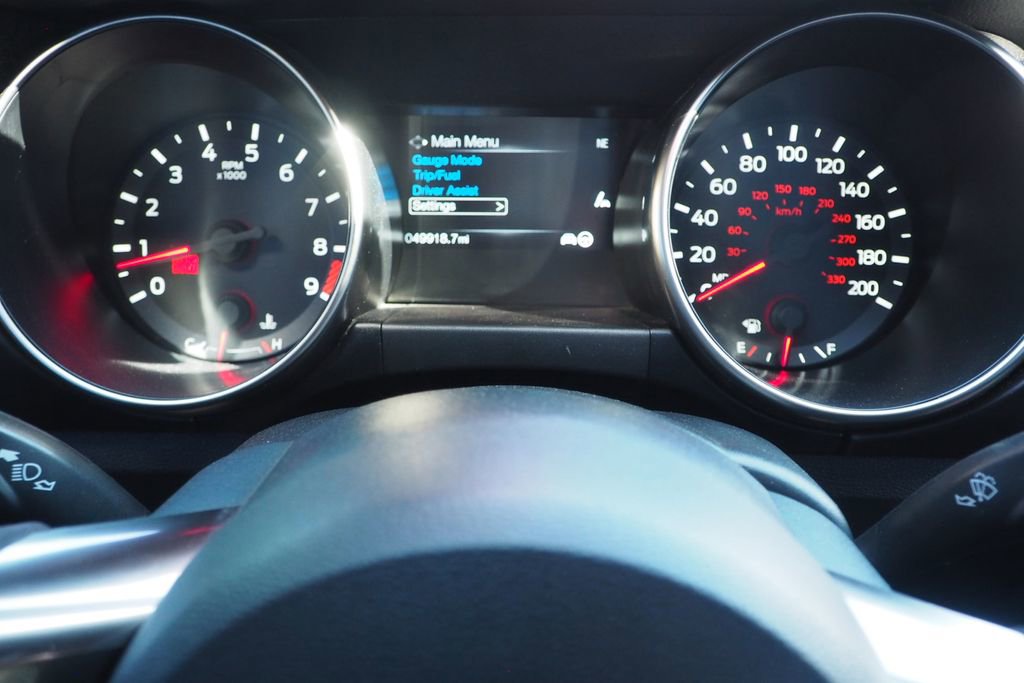 Used 2016 Ford Mustang Shelby GT350 w/ Technology Package RWD image 24