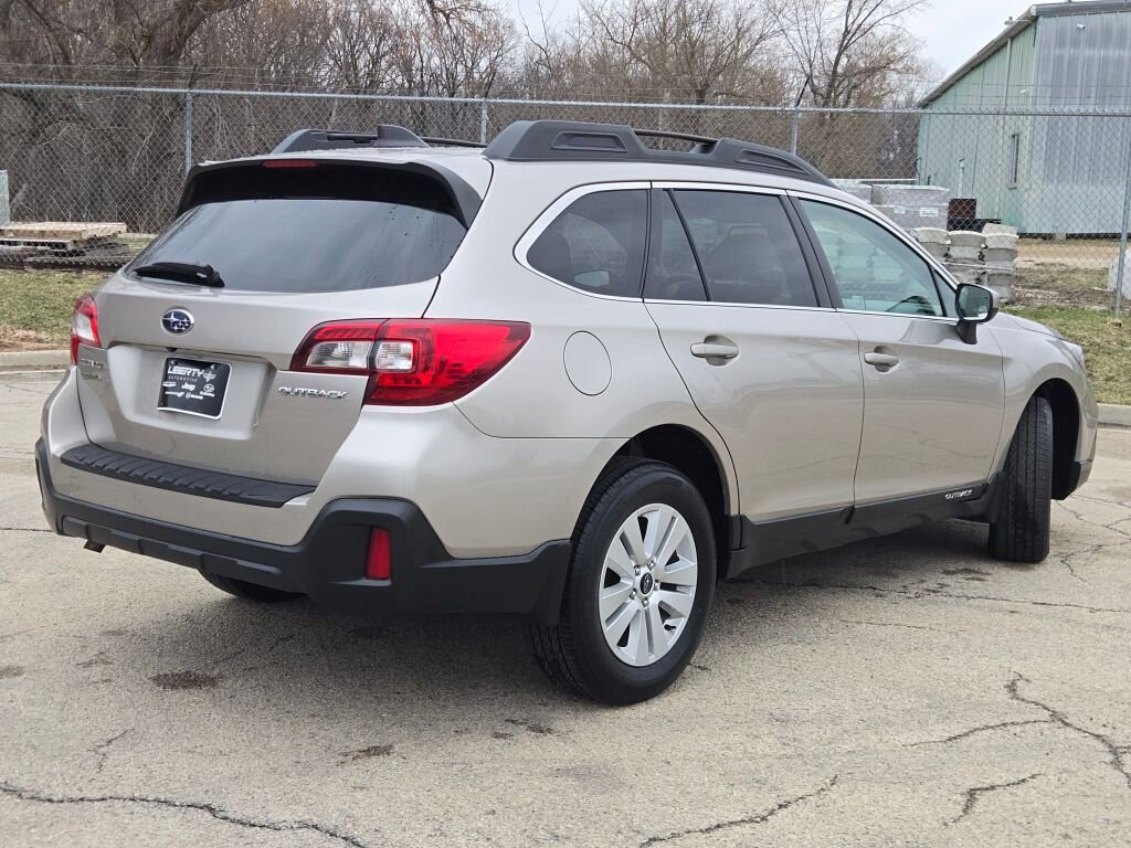 Used 2018 Subaru Outback 2.5i Premium image 10