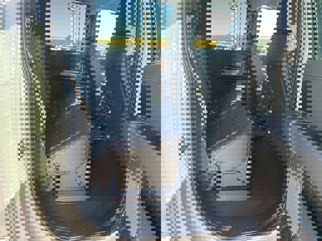 New 2026 Ford F250 Lariat w/ Black Appearance Package image 17