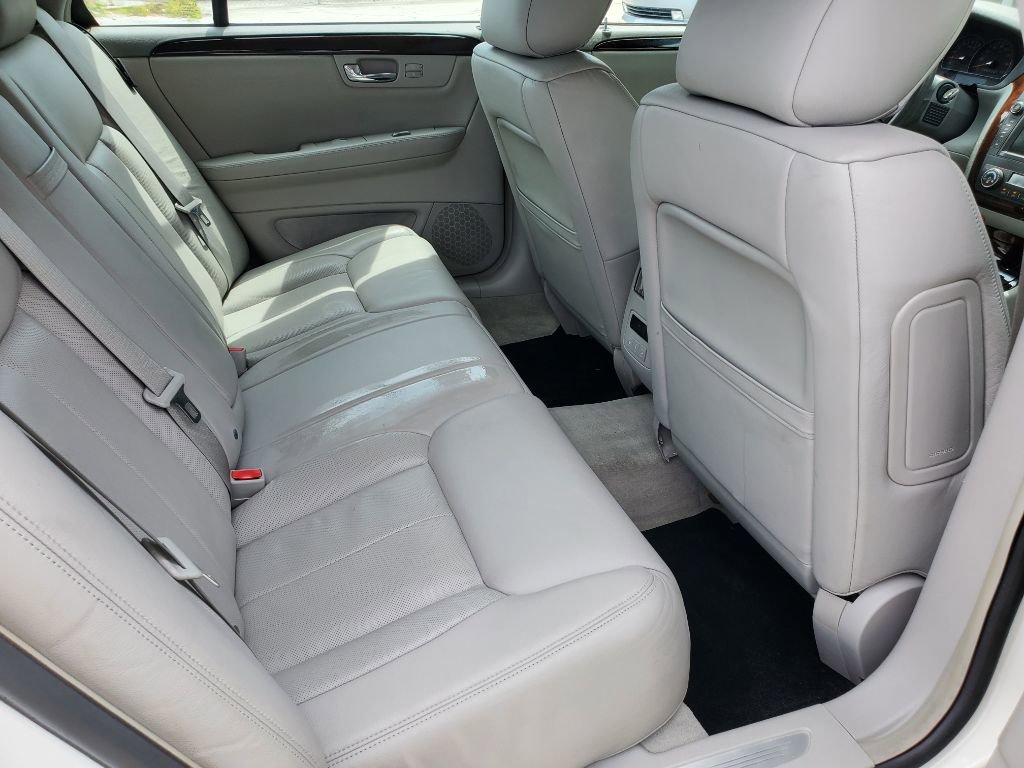 Used 2011 Cadillac DTS Premium FWD image 35