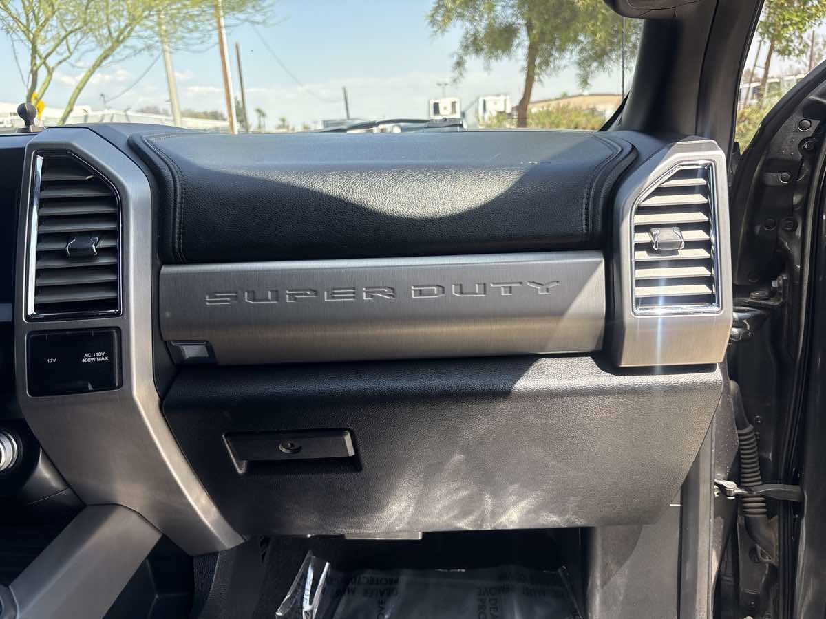 Used 2017 Ford F350 Platinum w/ Platinum Ultimate Package AWD/4WD image 21