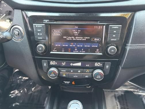 Used 2018 Nissan Rogue SL w/ Premium Package AWD/4WD image 17