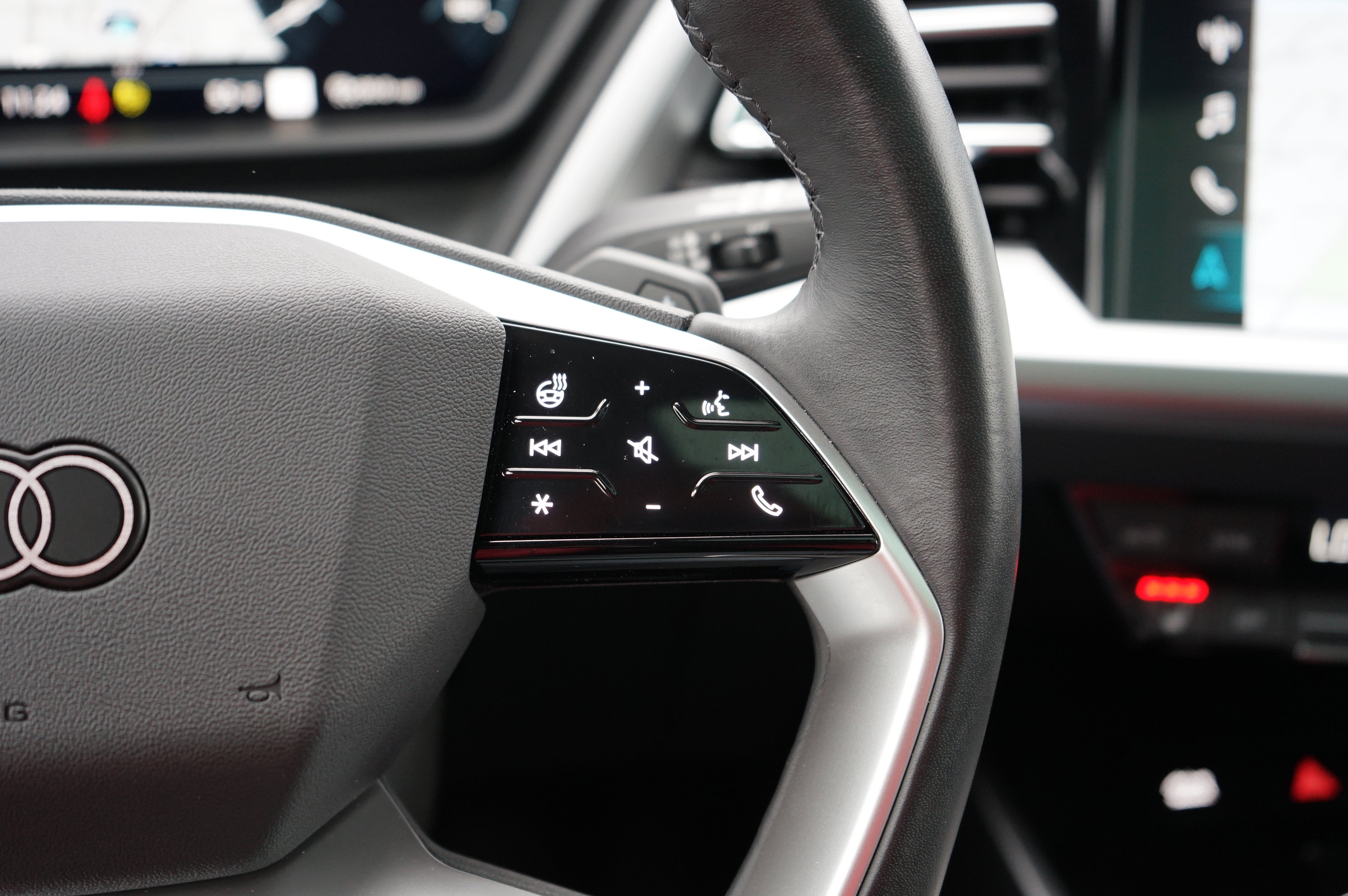 Used 2024 Audi Q4 e-tron Premium Plus w/ Premium Plus AWD/4WD image 37