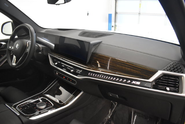 Used 2025 BMW X5 xDrive40i AWD/4WD image 18