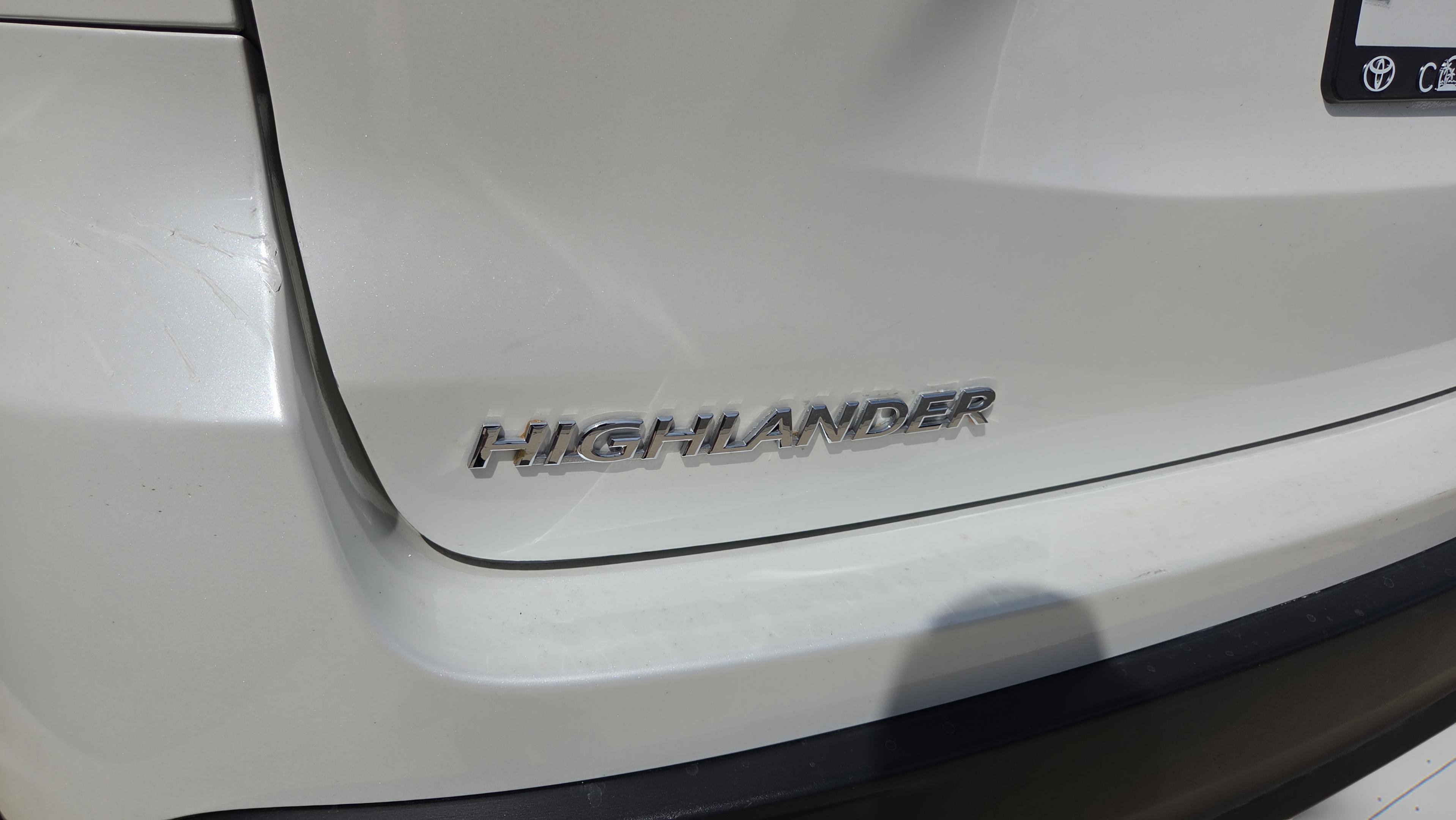 Used 2018 Toyota Highlander LE FWD image 5