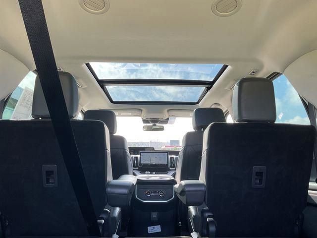 Used 2025 Ford Expedition Max Active image 31