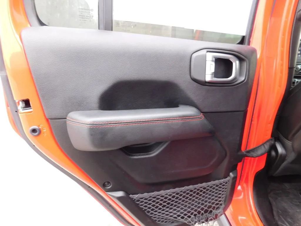 Used 2020 Jeep Wrangler Unlimited Rubicon w/ Dual Top Group image 13