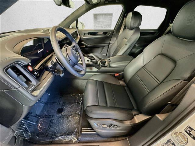 New 2026 Porsche Cayenne Turbo AWD/4WD image 5