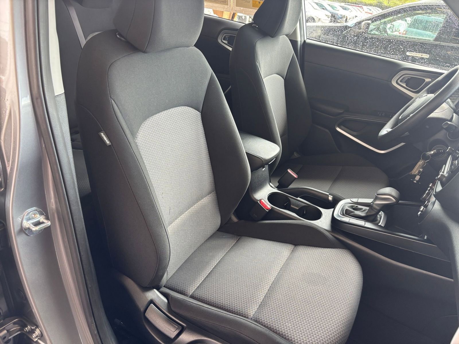 Used 2025 Kia Soul LX w/ LX Technology Package FWD image 34