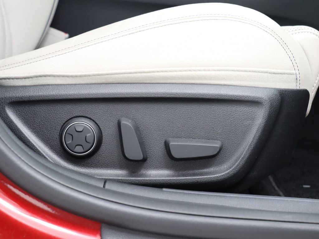 Used 2022 Genesis G70 3.3T w/ Sport Advanced Package image 33