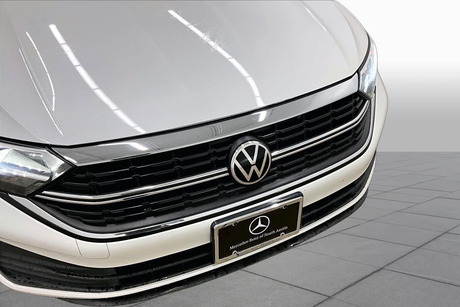 Used 2022 Volkswagen Jetta SE FWD image 28