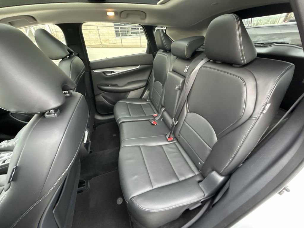 Certified 2025 INFINITI QX50 Luxe image 23