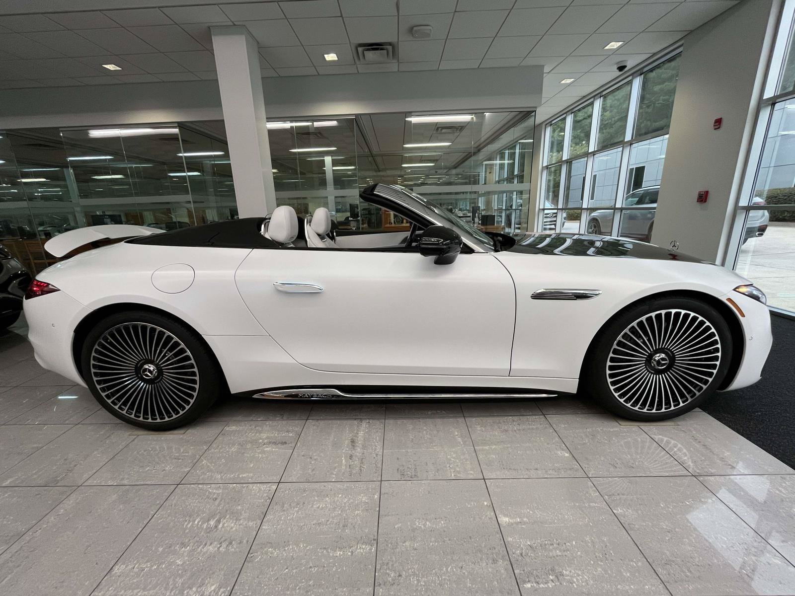 Certified 2026 Mercedes-Benz Maybach SL 680 image 9