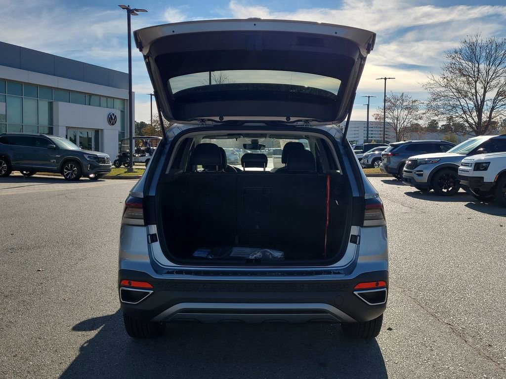 New 2026 Volkswagen Taos SE image 15