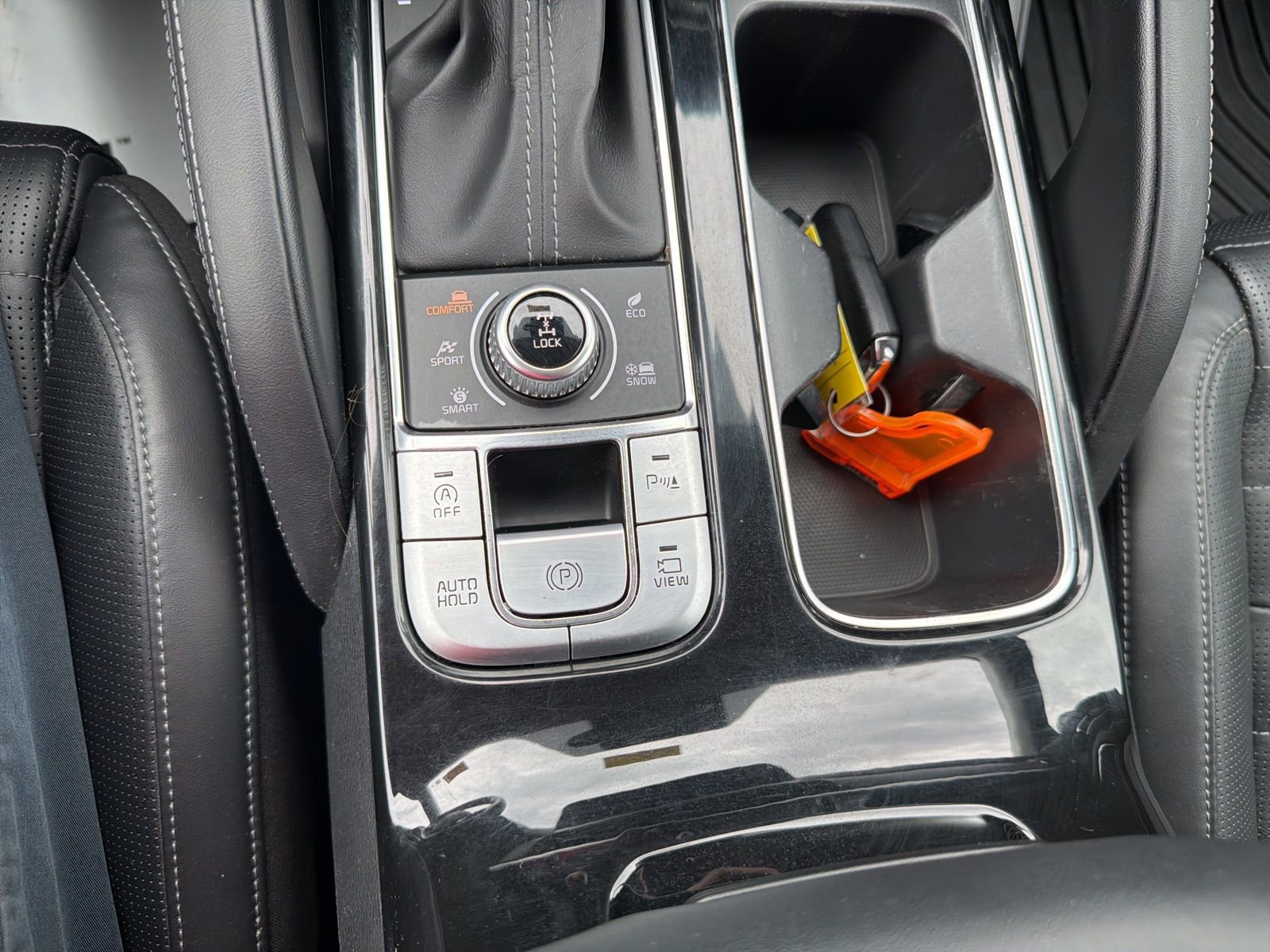 Used 2022 Kia Telluride SX w/ SX Prestige Package image 17