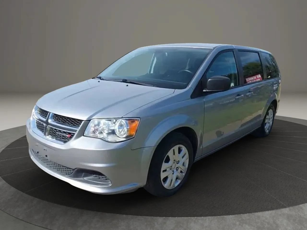 Used 2018 Dodge Grand Caravan FWD image 3