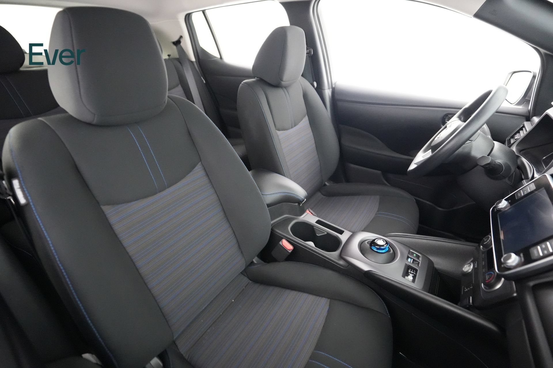 Used 2025 Nissan Leaf S FWD image 23