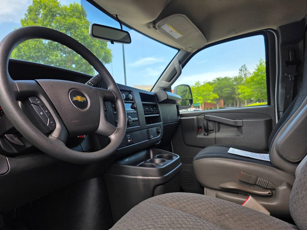 Used 2025 Chevrolet Express 2500 w/ Driver Convenience Package RWD image 13