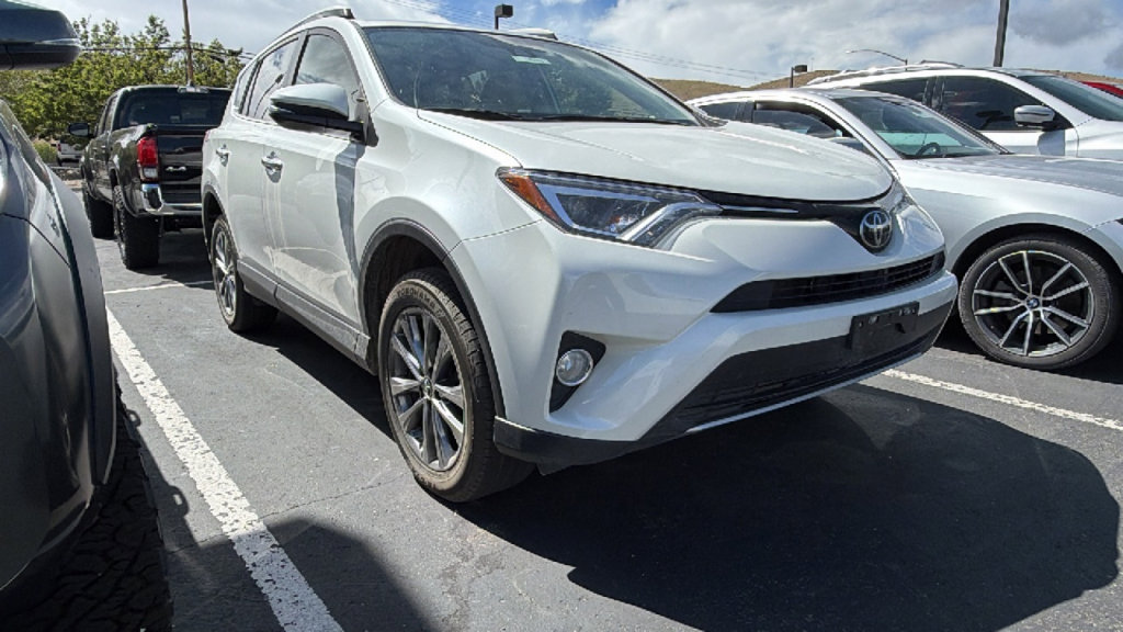 Used 2018 Toyota RAV4 Limited w/ All Weather Liner Package AWD/4WD video 1