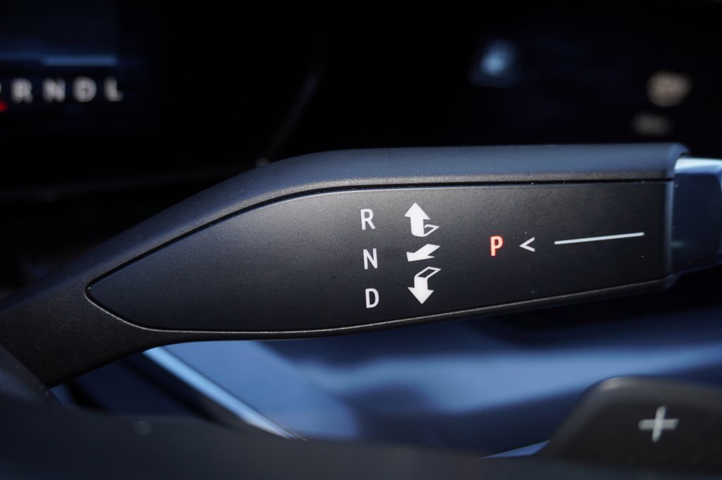 Used 2025 Chevrolet Suburban RST image 23