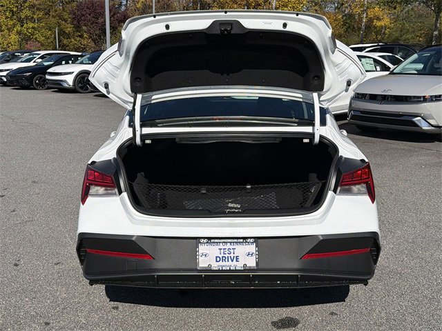 New 2026 Hyundai Elantra Blue image 18