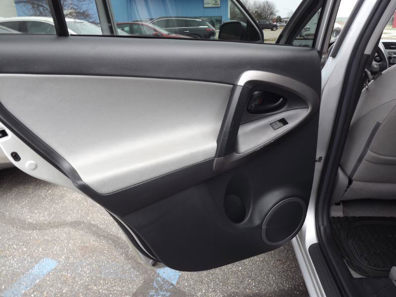 Used 2012 Toyota RAV4 FWD w/ Value Pkg image 21