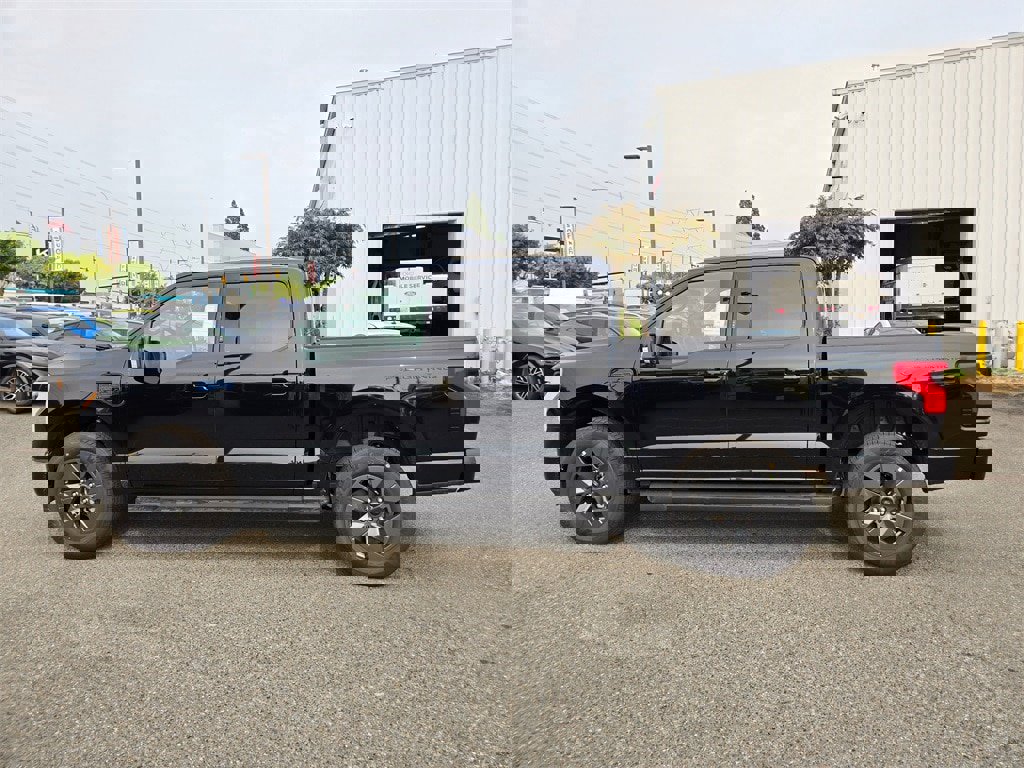 New 2025 Ford F150 Lightning Lariat image 8