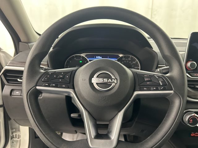 Used 2023 Nissan Altima 2.5 SV FWD image 11