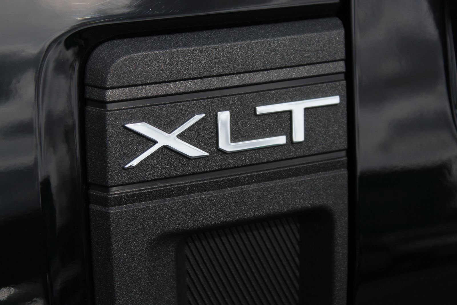 New 2025 Ford Maverick XLT w/ Equipment Group 301A image 28