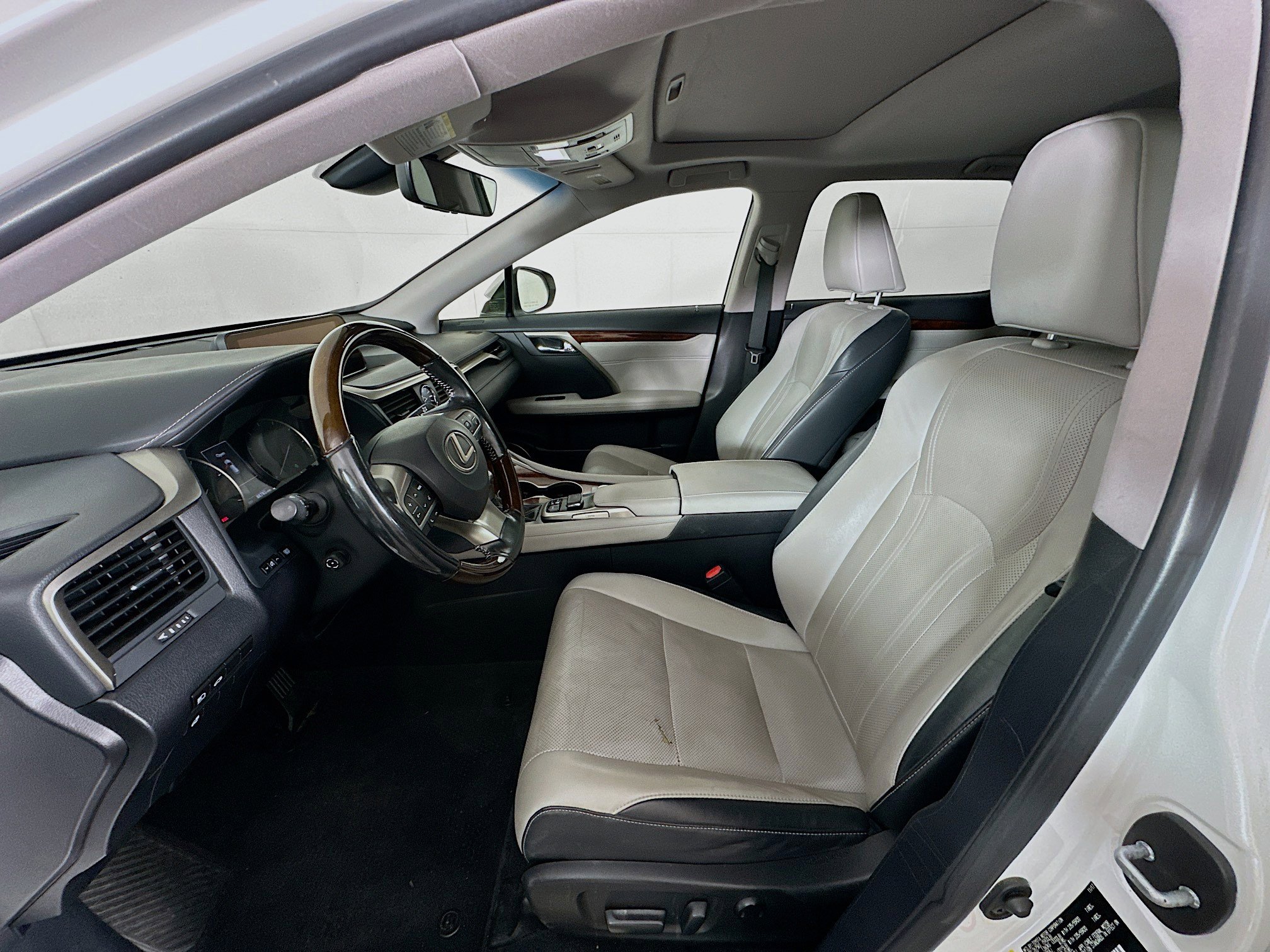 Used 2018 Lexus RX 350L FWD image 13