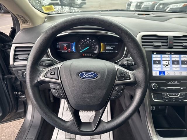 Used 2019 Ford Fusion SE image 9
