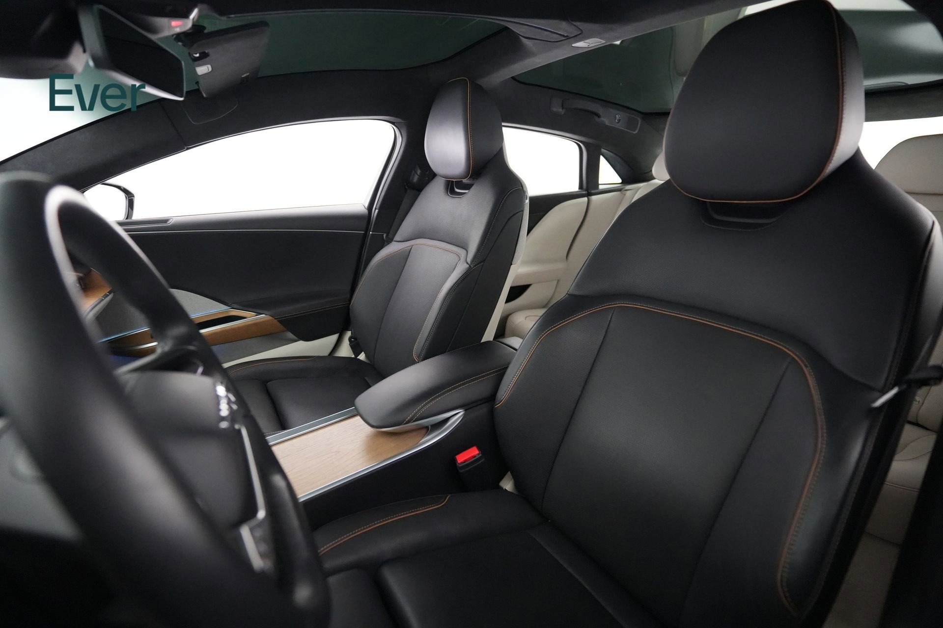 Used 2023 Lucid Air Touring image 4