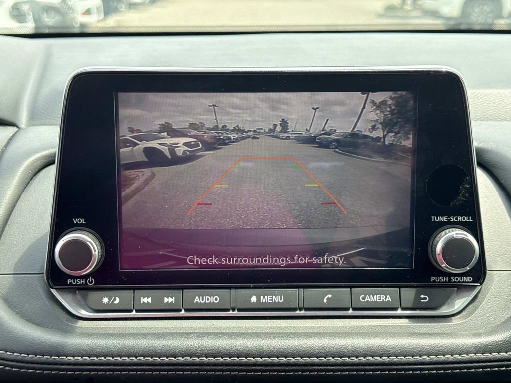 Certified 2024 Nissan Rogue SV FWD image 25