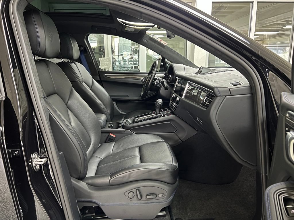 Used 2022 Porsche Macan S AWD/4WD image 23