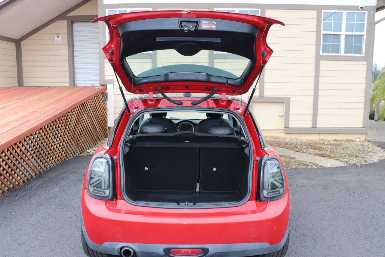 Used 2014 MINI Cooper 2-Door Hardtop FWD image 34