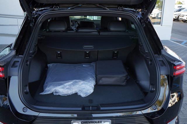 New 2025 Chevrolet Equinox EV LT image 8