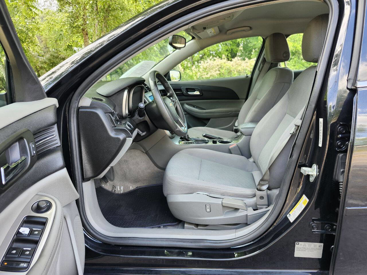 Used 2014 Chevrolet Malibu LS w/ Protection Package FWD image 4