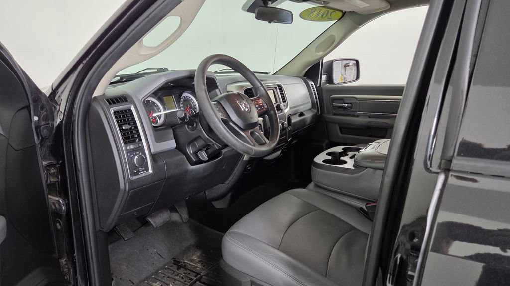 Used 2018 RAM 1500 Classic SLT AWD/4WD image 12