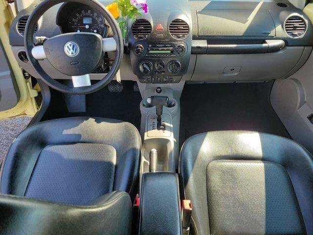Used 2004 Volkswagen Beetle GLS FWD image 9
