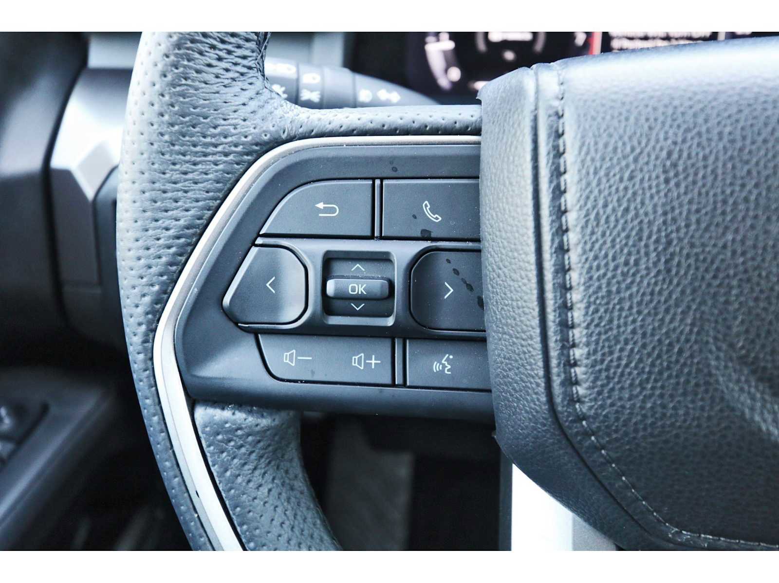 Used 2025 Toyota Tacoma TRD Sport image 15