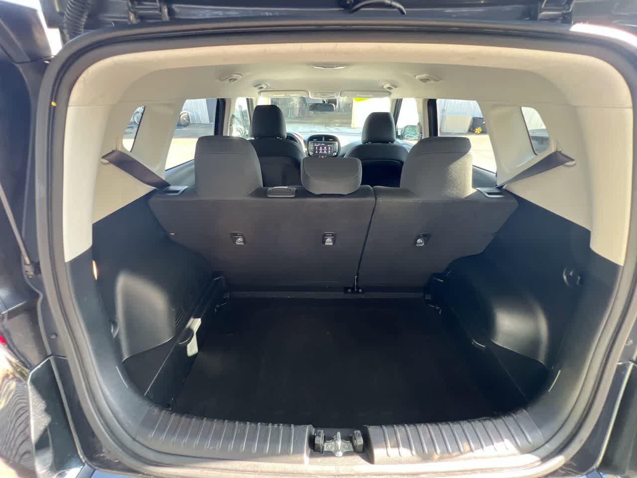 Certified 2023 Kia Soul LX w/ Option Group 015 FWD image 24