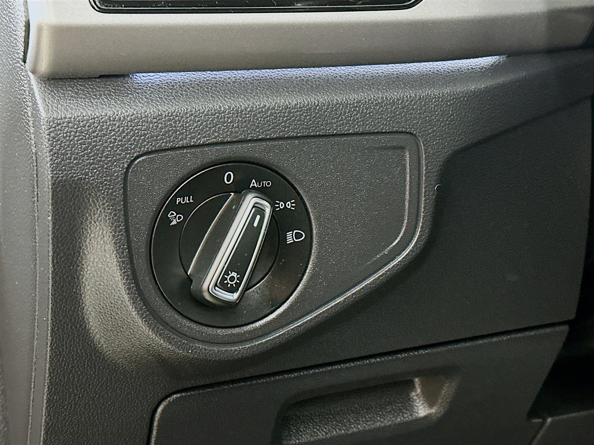 Used 2020 Volkswagen Atlas Cross Sport SEL Premium image 10