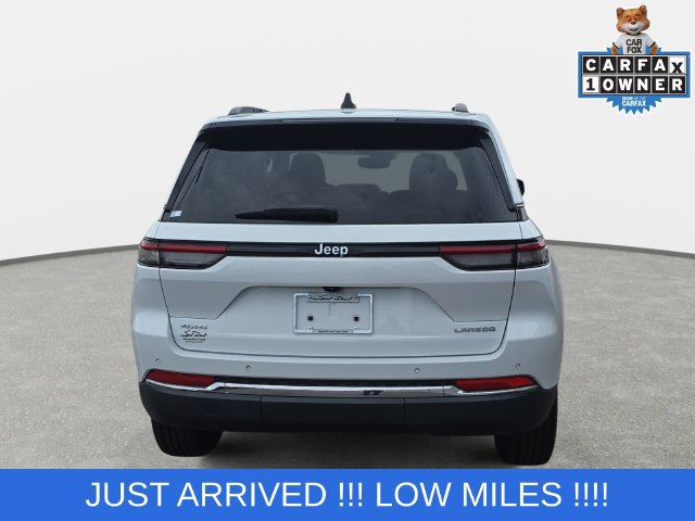 Used 2023 Jeep Grand Cherokee Laredo AWD/4WD image 6