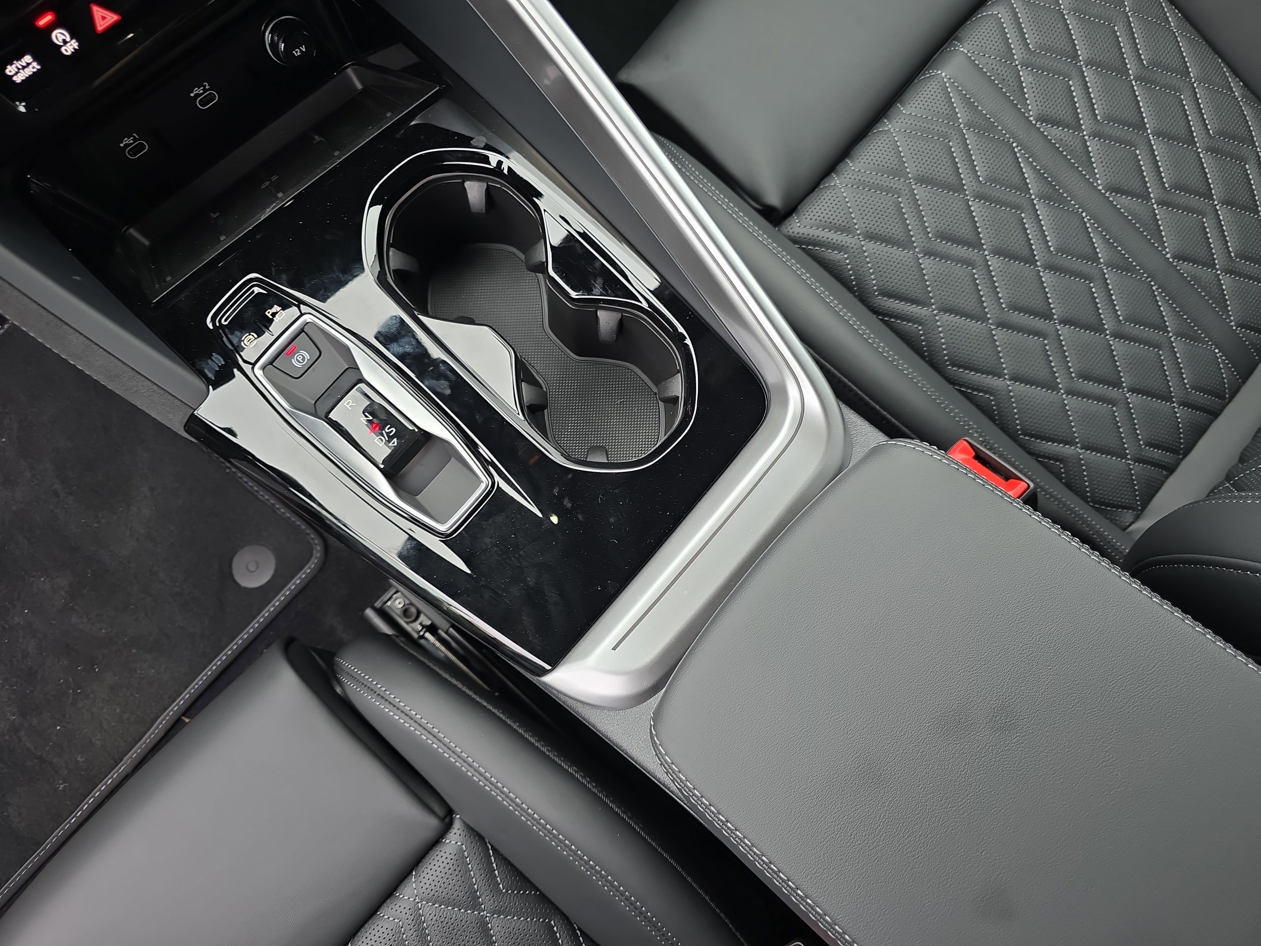 New 2026 Audi SQ5 Prestige AWD/4WD image 25