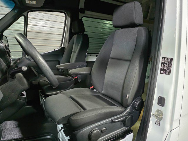Used 2019 Mercedes-Benz Sprinter 170 image 16